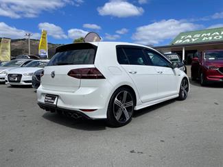 2015 Volkswagen Golf - Thumbnail