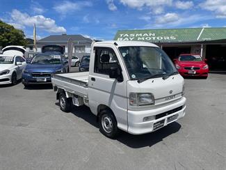 2004 Daihatsu HiJet - Thumbnail