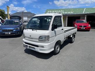 2004 Daihatsu HiJet - Thumbnail