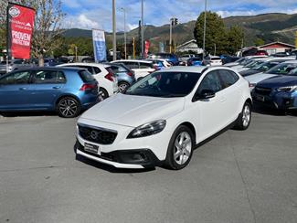 2014 Volvo V40 - Thumbnail