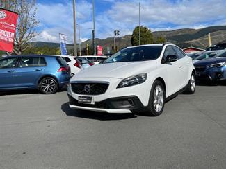 2014 Volvo V40 - Thumbnail