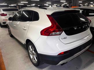 2014 Volvo V40 - Thumbnail