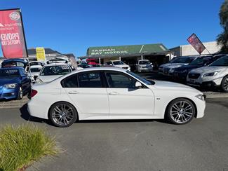 2013 BMW 320i - Thumbnail