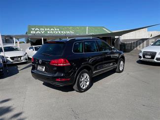 2013 Volkswagen Touareg - Thumbnail