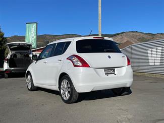 2013 Suzuki Swift - Thumbnail