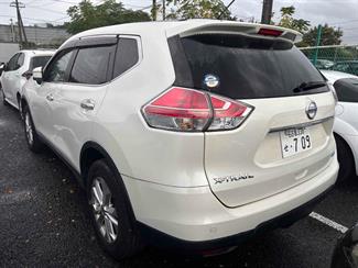 2015 Nissan X-Trail - Thumbnail