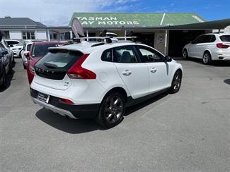 2013 Volvo V40 - Thumbnail