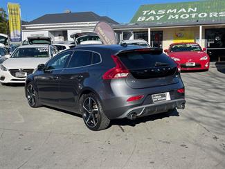 2013 Volvo V40 - Thumbnail