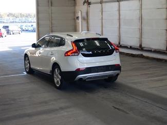 2014 Volvo V40 - Thumbnail