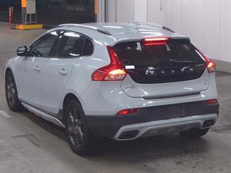 2013 Volvo V40 - Thumbnail